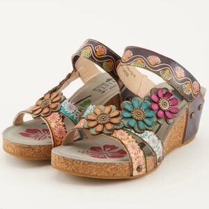 L'Artiste Spring Step Multicolor Floral Learyer Platform Wedges Sandals Wornonce
